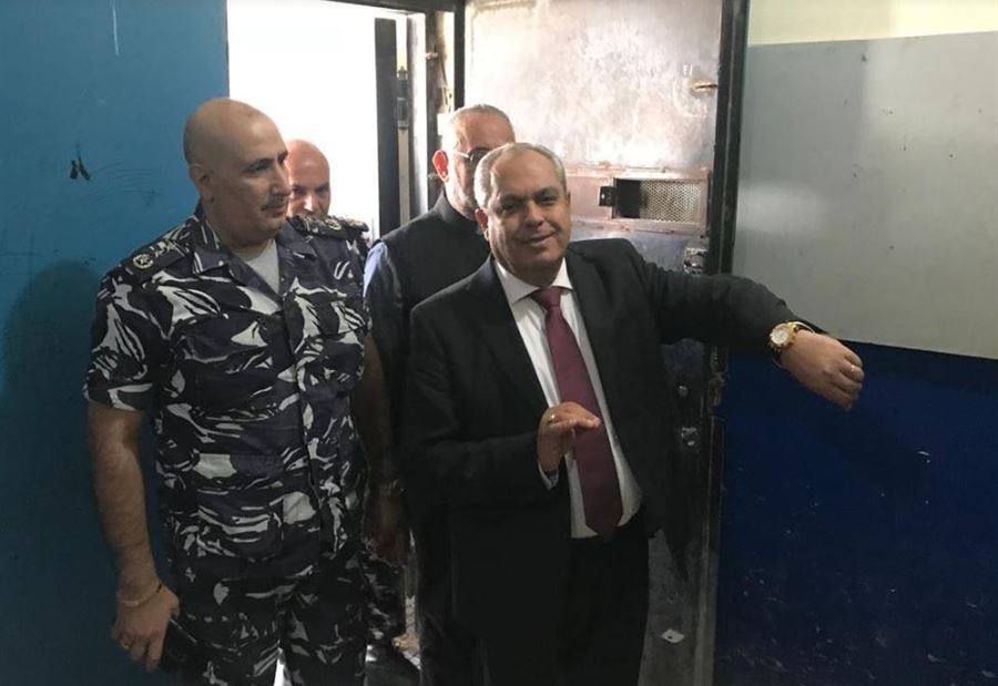 بالصور: القاضي بركات يتفقد سجن زحلة 
