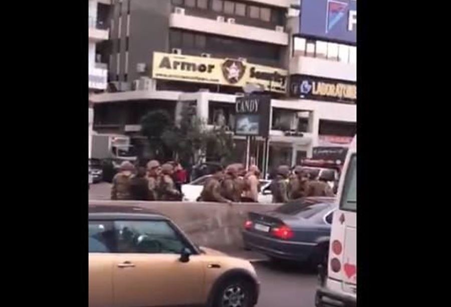 بالفيديو: "إشكالٌ" على أوتوستراد جل الديب