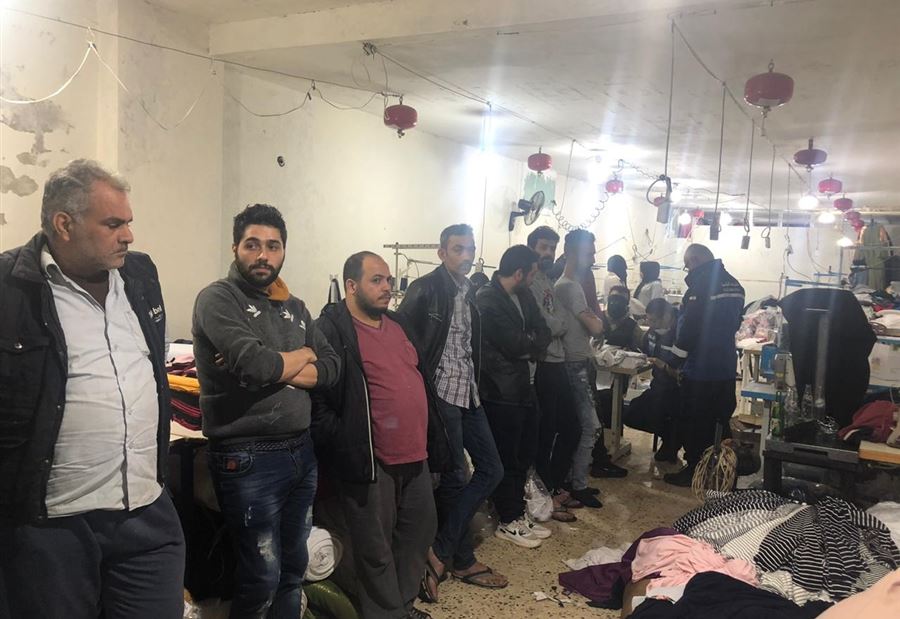 إقفال معمل خياطة في برج البراجنة