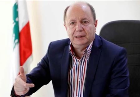 الاسمر: هل إهمال حقوق العاملين بالمستشفيات الحكومية مقصود؟ 