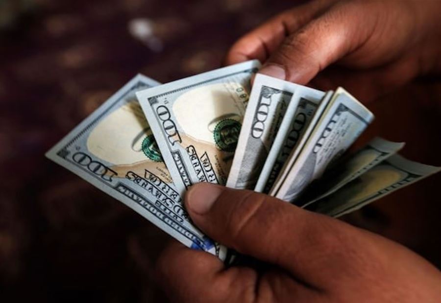 سعر الدولار لدى الصرافين يتخطى عتبة الـ 2500 ليرة