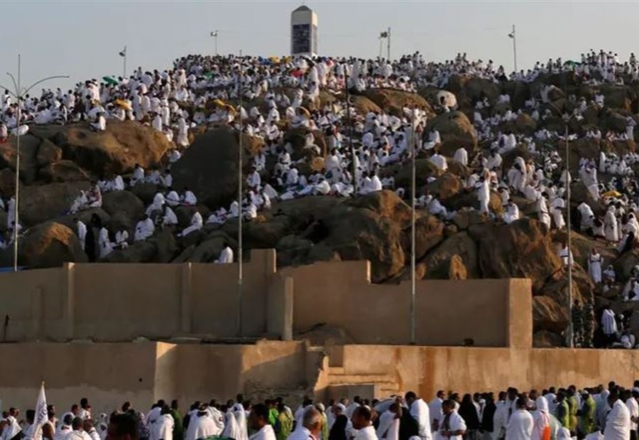غضب سعودي... اسرائيلي تسلل بين الحجاج والتقط صوراً من مكة (فيديو)