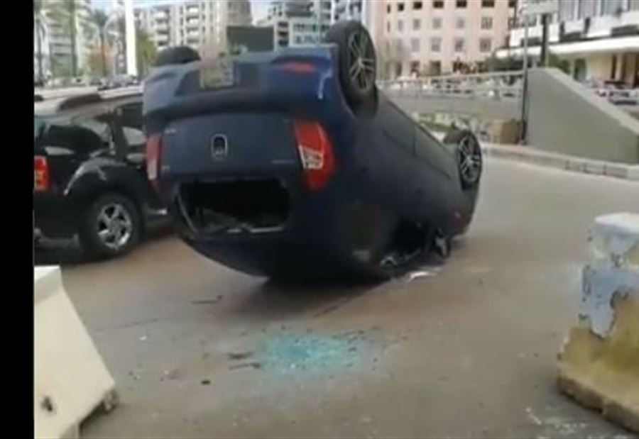 بالفيديو والصور: جريح في إنقلاب سيارة وسط بيروت