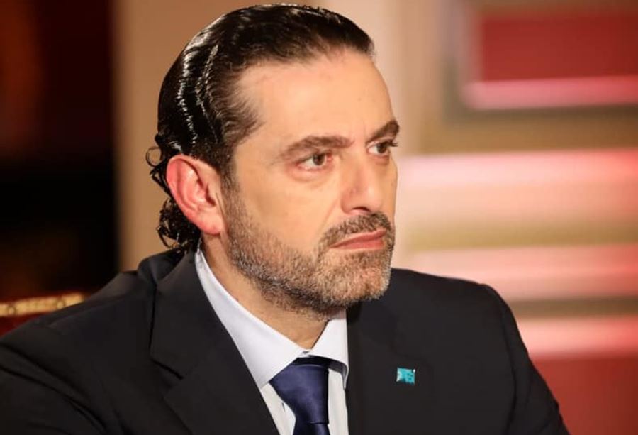 تساؤلات