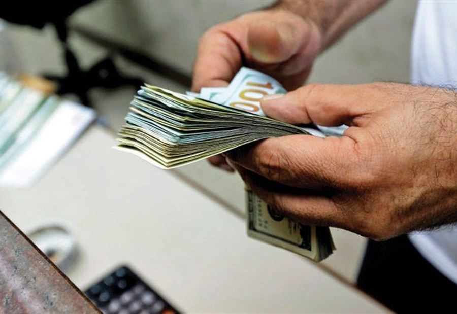إرتفاعٌ "جنوني" في دولار السوق السوداء