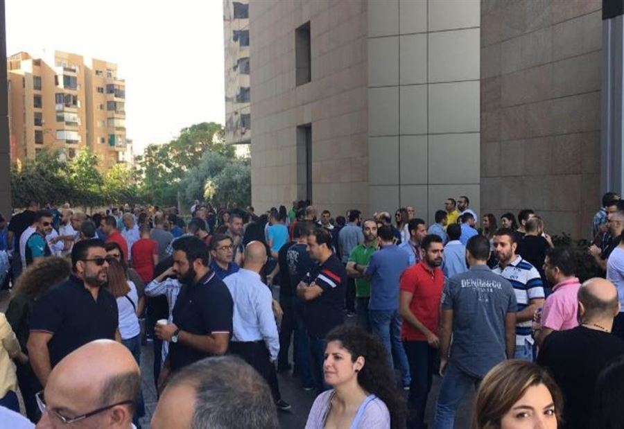 لليوم الرابع... موظفو ألفا وتاتش واصلوا اعتصامهم