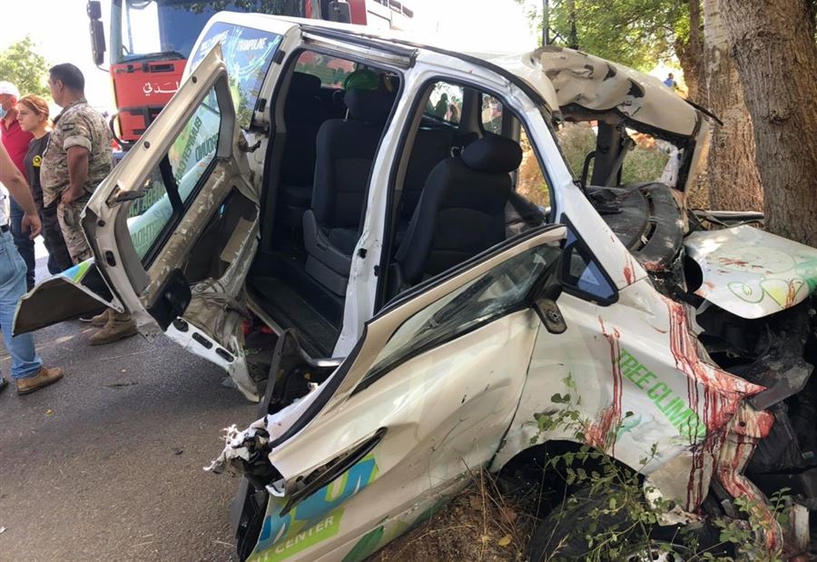 بالصور: حادثٌ مروع على طريق عام عمّيق
