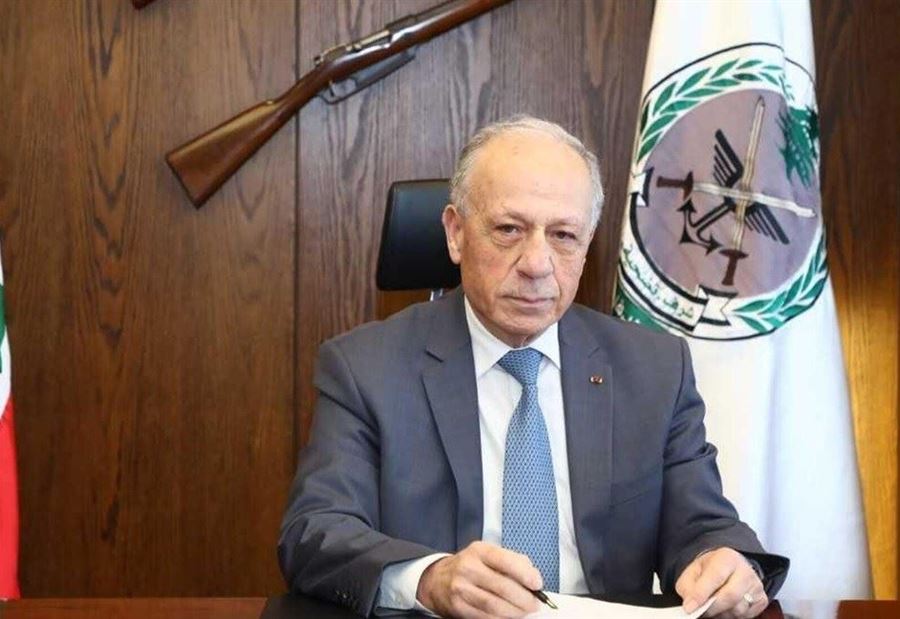 وزير الدفاع عن قائد الجيش: بياخد الاذن مني! وزير الدفاع عن قائد الجيش: بياخد الاذن مني!