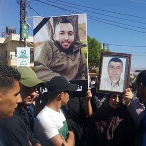 اهالي بلدة حوش الرافقة يقطعون طريق غرب بعلبك اهالي بلدة حوش الرافقة يقطعون طريق غرب بعلبك