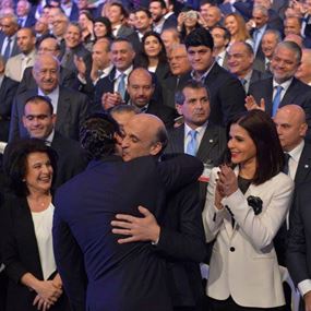 الحريري يهين جعجع 
