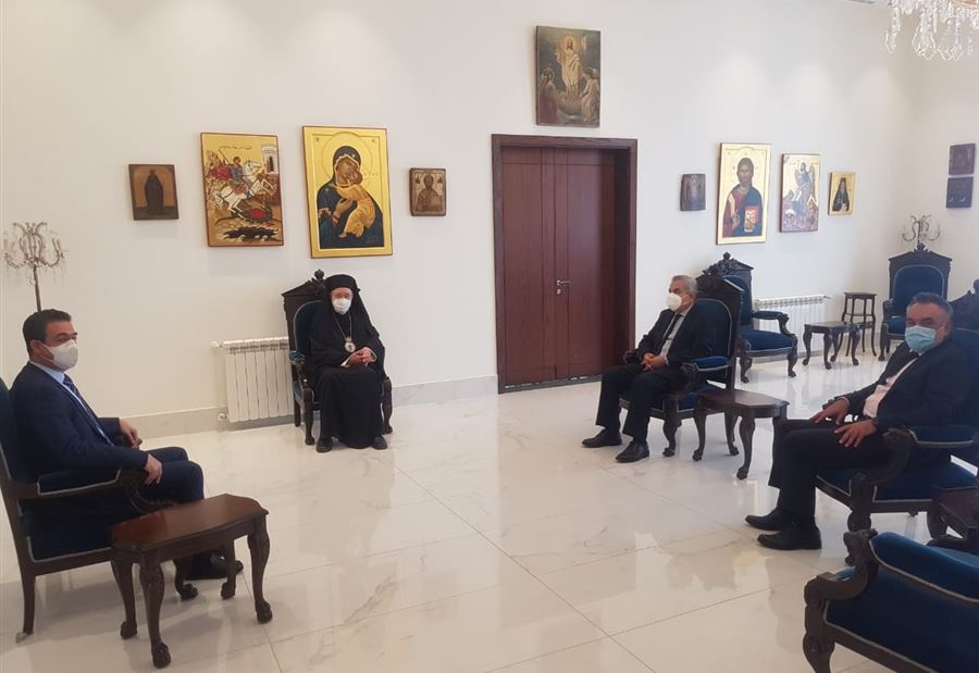 "لبنان القوي" في ضيافة المطران عودة