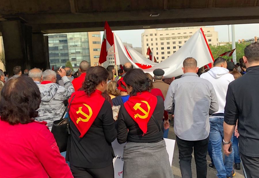 حزب الله يتمثل في الحزب الشيوعي! حزب الله يتمثل في الحزب الشيوعي!