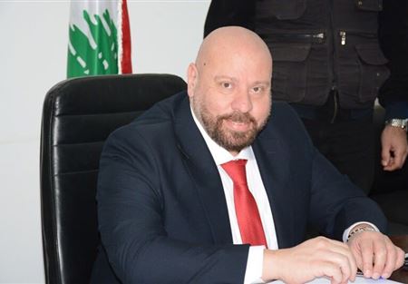 نهرا يطلب من بلدية القلمون معالجة انتشار الذباب نهرا يطلب من بلدية القلمون معالجة انتشار الذباب