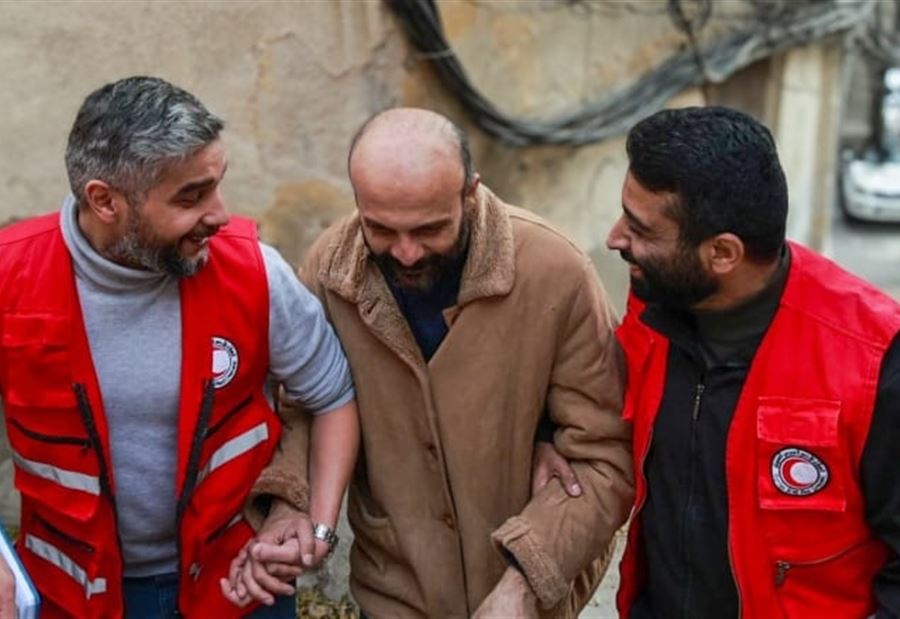 "سجينٌ أم ضابط؟"... فريقٌ إعلامي يقع في فخ المخابرات السورية "سجينٌ أم ضابط؟"... فريقٌ إعلامي يقع في فخ المخابرات السورية