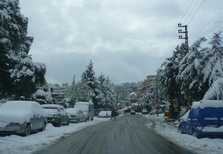 إنهيار جدار على آليات للدفاع المدني في شحيم إنهيار جدار على آليات للدفاع المدني في شحيم