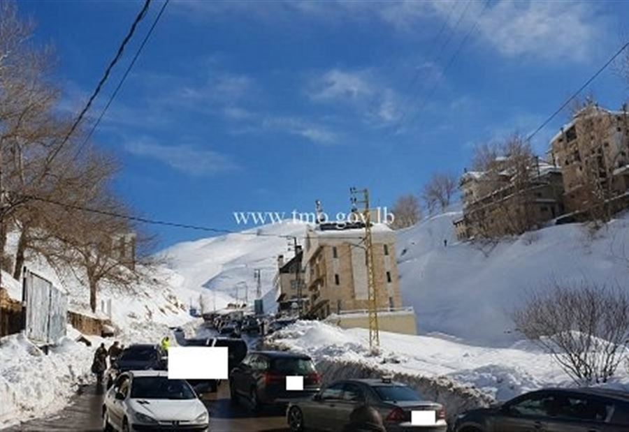 بالصور: حركة المرور كثيفة على طريق عام فاريا -كفردبيان