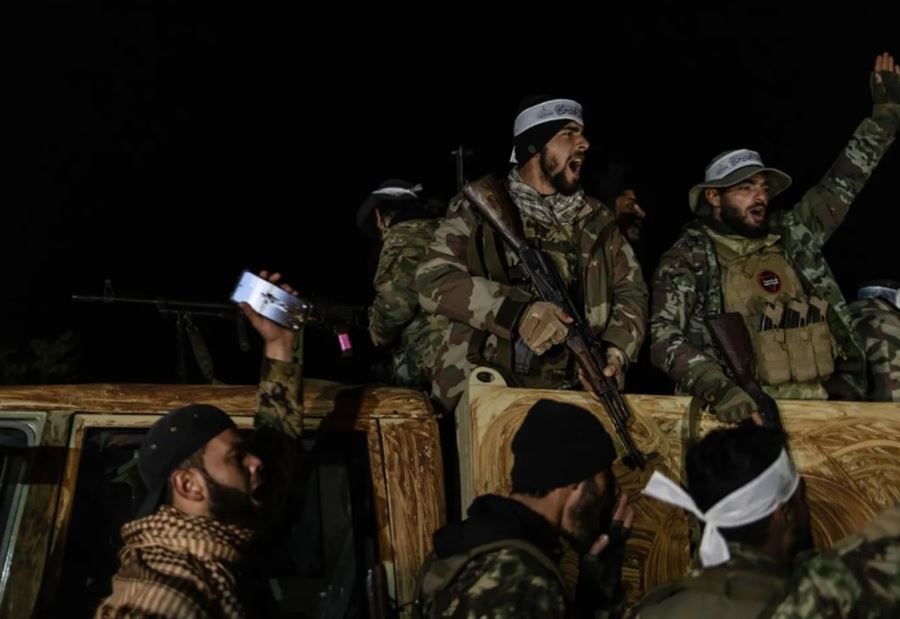 "ردع العدوان"... أبرز الفصائل السورية المعارضة التي تقاتل في حلب