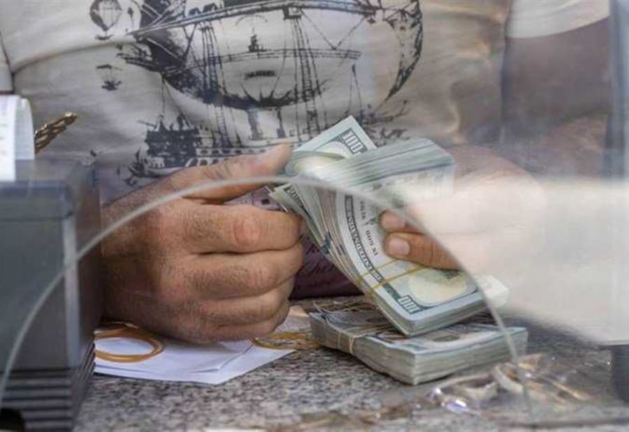 مجددًا... الدولار يتخطى الـ 2500 ليرة 