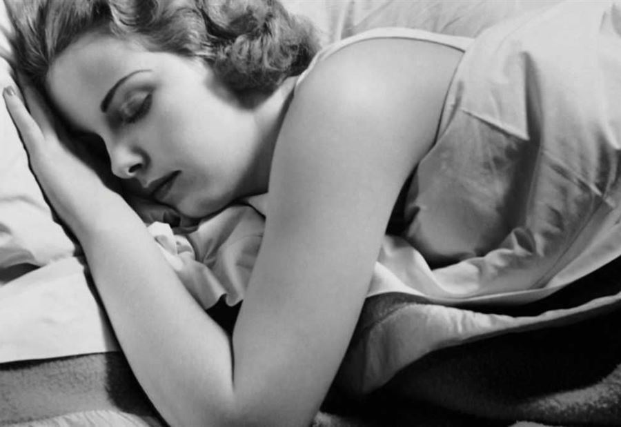 احذر.. النوم على البطن قد يتسبب لك بكارثة احذر.. النوم على البطن قد يتسبب لك بكارثة