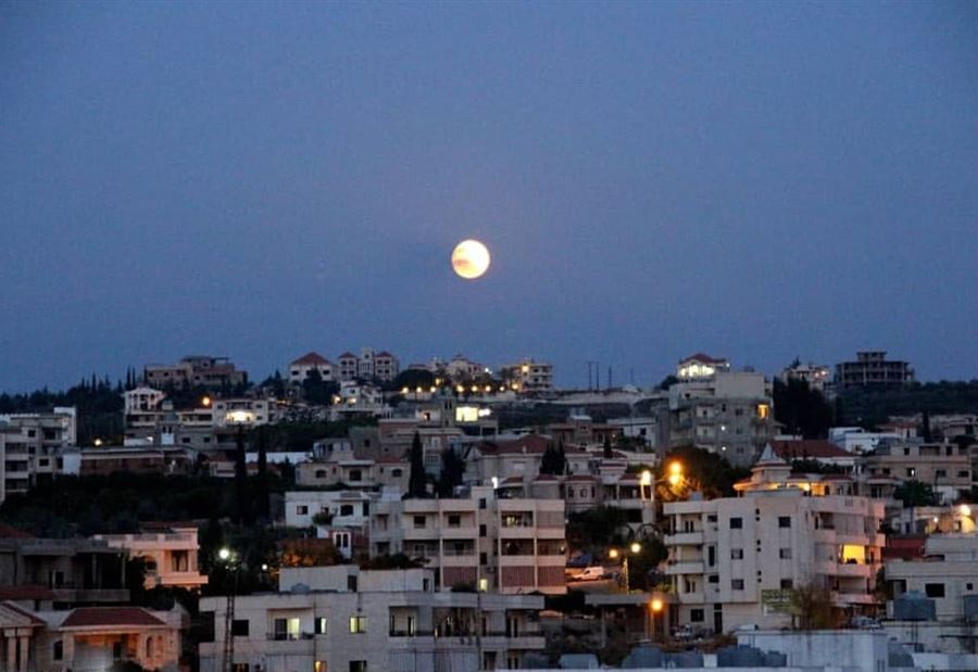 "رحيلُ 3 أحبّة في يوم واحد"...كورونا يُفجع بلدة لبنانيّة
