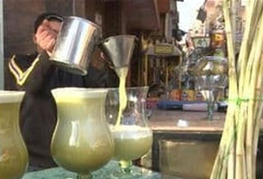 تحد طريف في مصر عنوانه "عصير القصب"