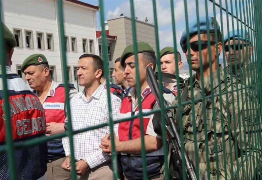 أوامر تركية باعتقال مئات من أفراد الجيش