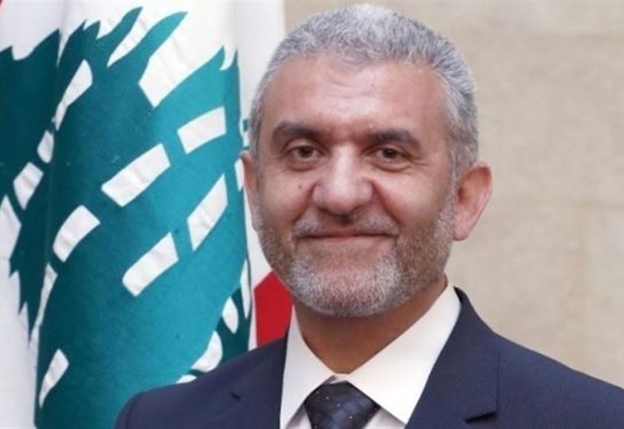 بعد القرار "المُثير"... التعليق الأوّل لـ وزير العمل