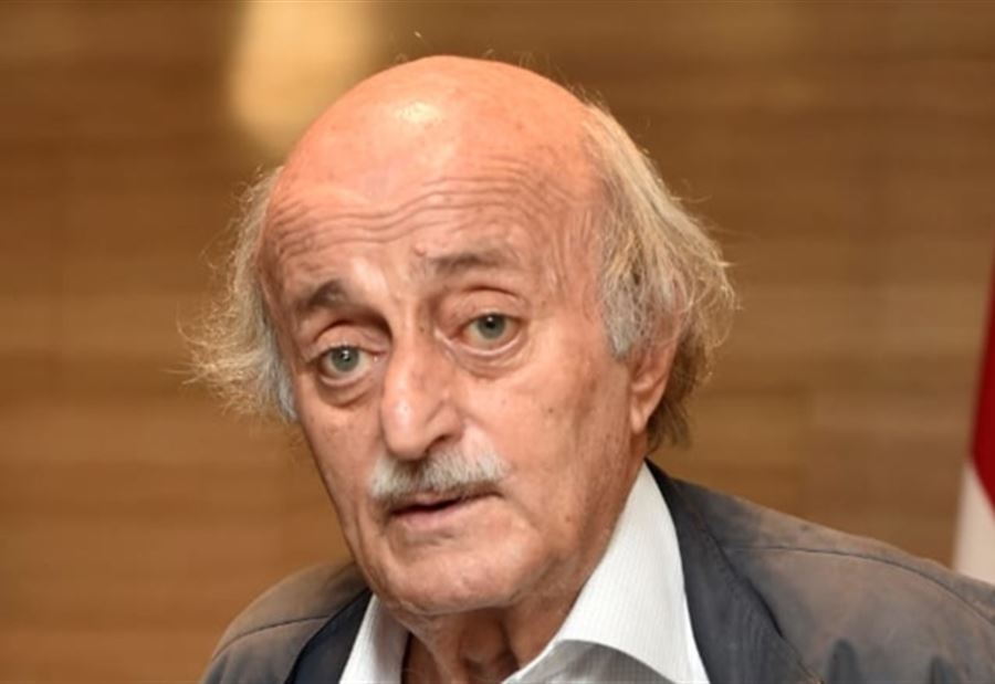 "بدلاً من قتل 700 امرأة وطفل يمكنه الاكتفاء بـ 300"... تغريدة "لافتة" من جنبلاط!