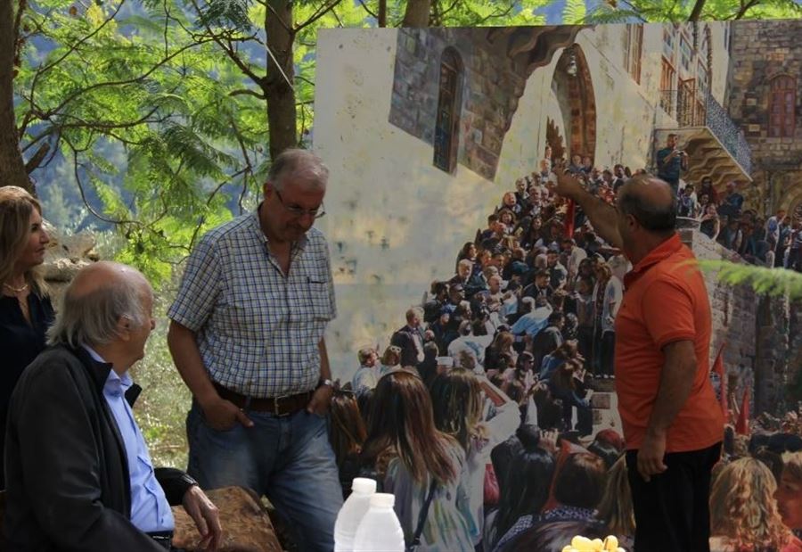 بالصور: زيارةٌ لِـ جنبلاط الى "كهف الفنون"