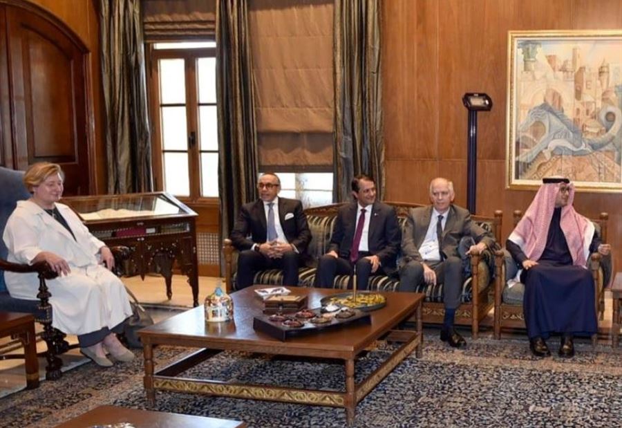 "الخماسية"... حركة ناشطة وعلى موجة واحدة "الخماسية"... حركة ناشطة وعلى موجة واحدة