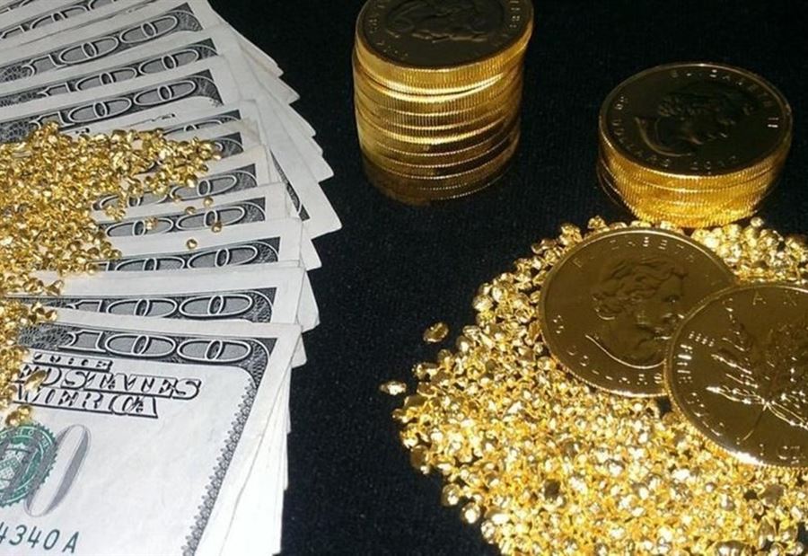 "شكوك"... الدولار يرتفع والذهب حبيس نطاق ضيق