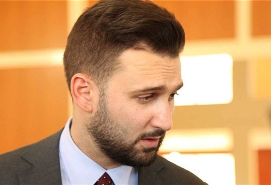 "بعيدًا عن السياسة"... تيمور جنبلاط يدعو لمواجهة تحديات النزوح