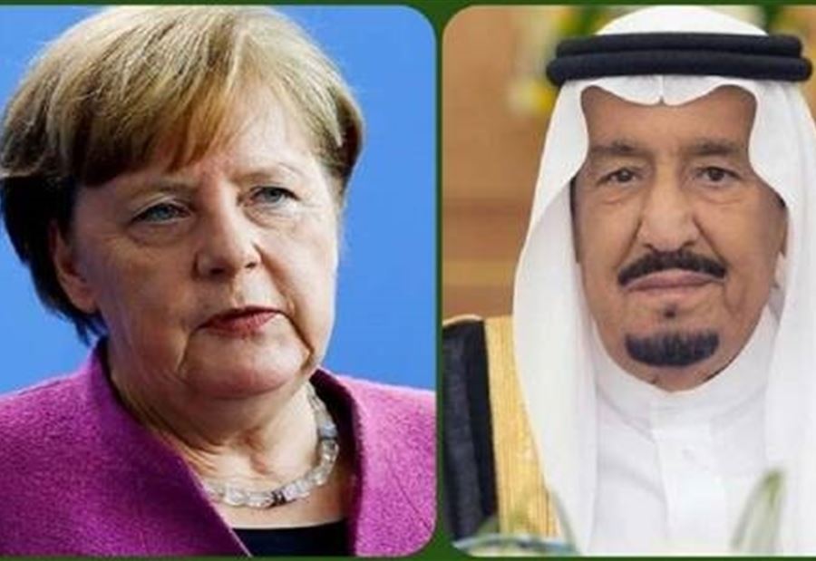 العاهل السعودي لميركل: ندين الرسوم المسيئة للرسول 
