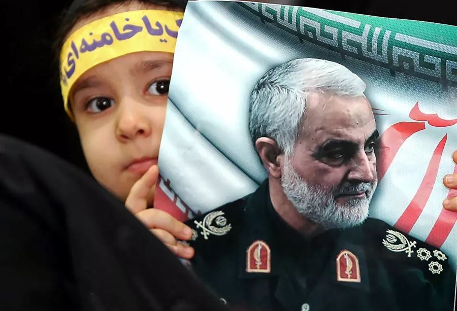 إعلامية تُهاجم إبنة سليماني... وصورة تكشف "الفضيحة"