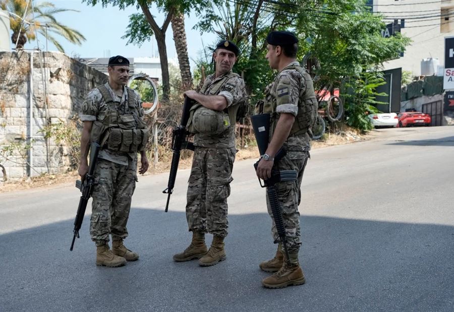 حادثة تهز صوفر... شاب يطلق النار على ضابط في "الجيش"