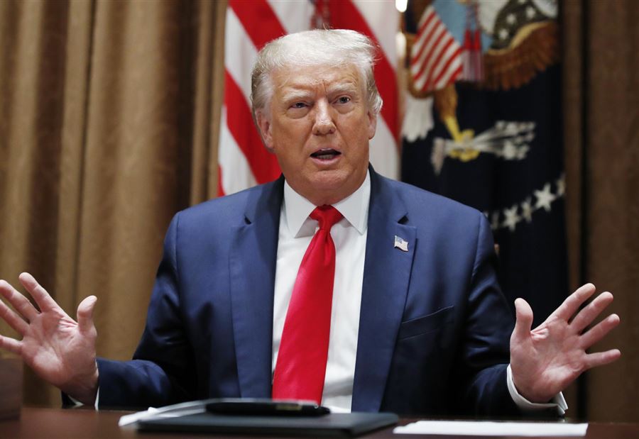 ترمب يوجه ضربة الى تطبيقيْ "تيك توك" و"وي تشات"  ترمب يوجه ضربة الى تطبيقيْ "تيك توك" و"وي تشات"