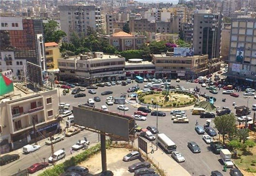 مُحتجون يَقطعون مَسارب ساحة النور 