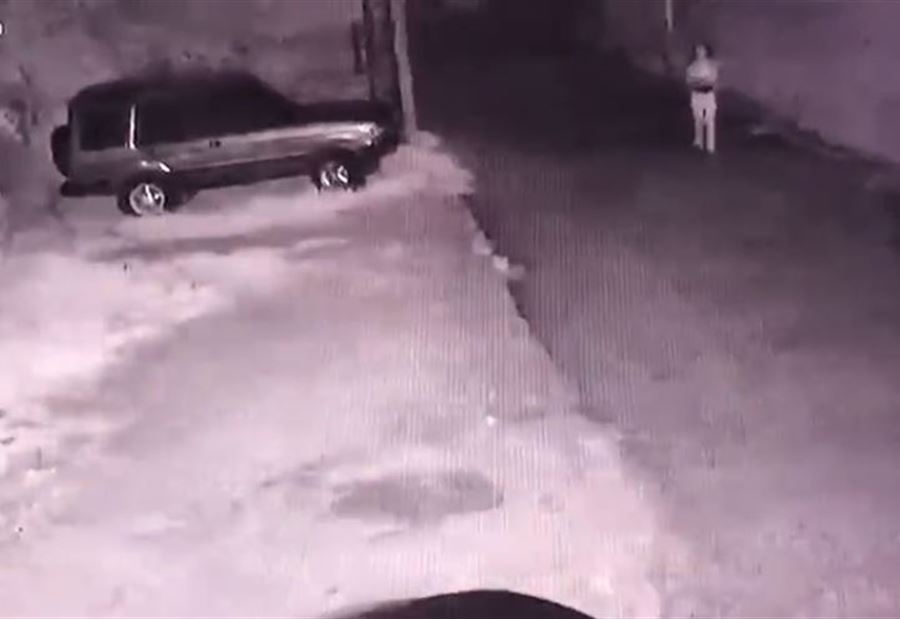طعنت زوجها مرّات عدّة وفرّت مع أحد الأشخاص (فيديو)