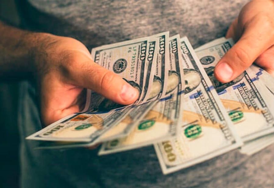 انخفاضٌ طفيف في دولار السوق السوداء انخفاضٌ طفيف في دولار السوق السوداء