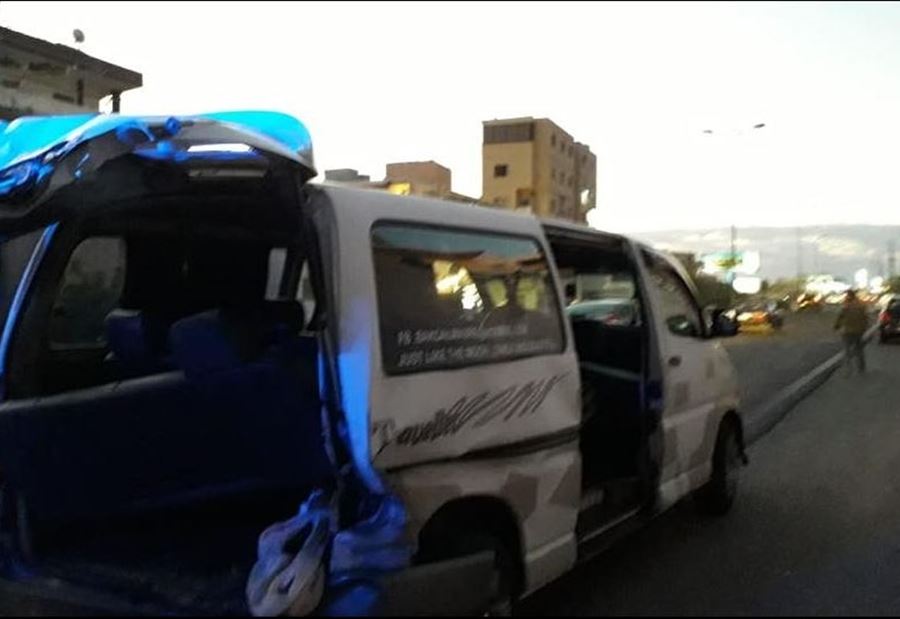 بالصور: 3 جرحى اثر حادث سير مرّوع في عمشيت