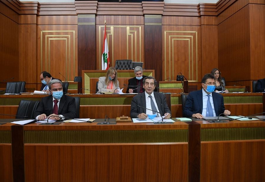 إشكالٌ بين نائبين.. وأصواتهما تعلو