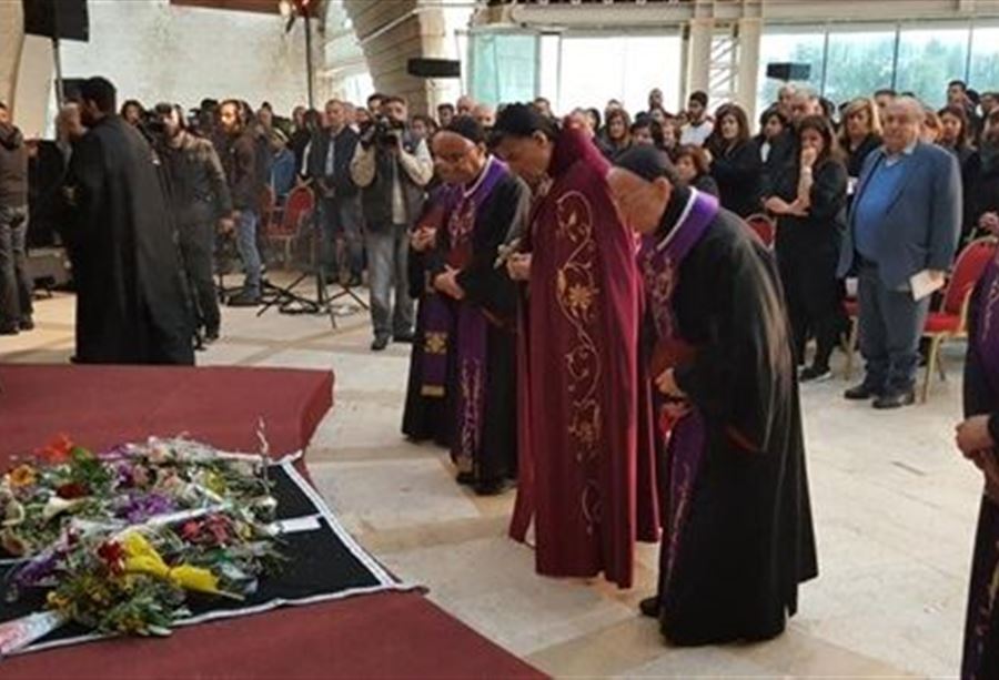 الراعي في رتبة سجدة الصليب: ننظر إليه بروح التوبة 