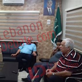 نائب يستبدل العلم اللبناني بآخر سعودي 