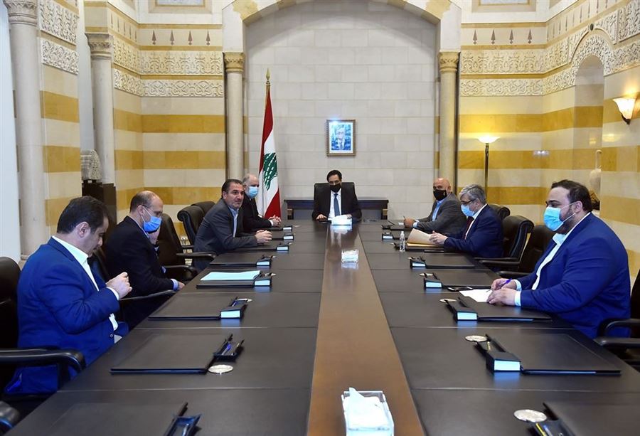 "كورونا"... إرجاءُ العودة إلى المدارس 