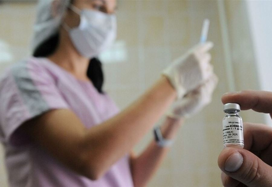 "التطعيمُ الشامل" وعلاقته بموجةٍ ثالثةٍ من كورونا! 