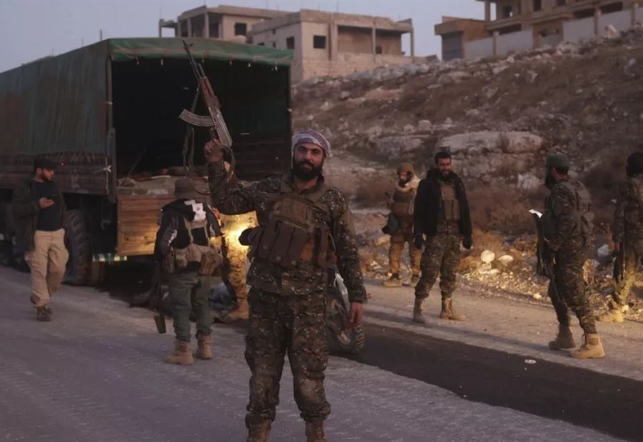"مستقبل مضطرب"... تحديات إعادة بناء "الجيش السوري"