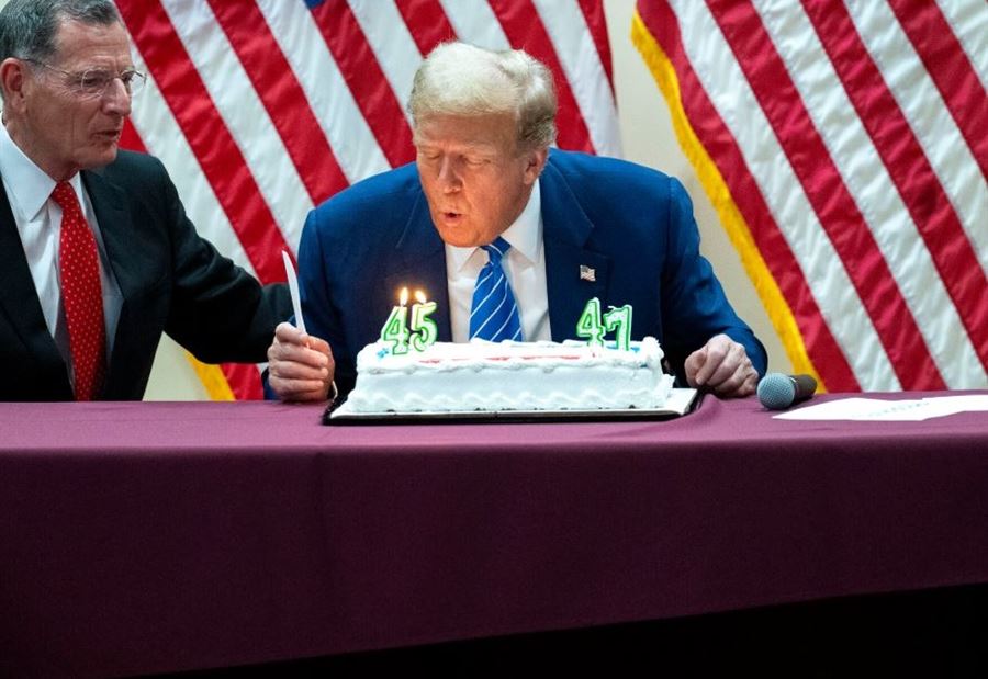 مشروع قانون في الكونغرس لِجعل "عيد ميلاد ترامب" عطلة رسمية