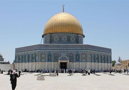 حزب الله: لإعلان موقف حاسم من إنتهاك حرمة الأقصى 