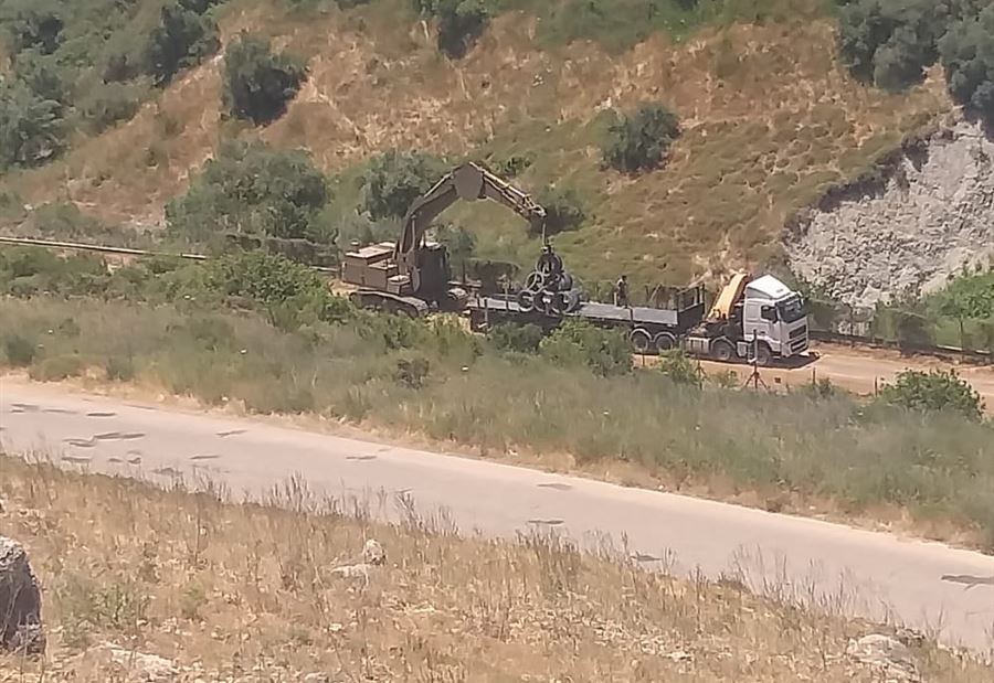 إسرائيل تركب سياجاً شائكاً في المطلة!