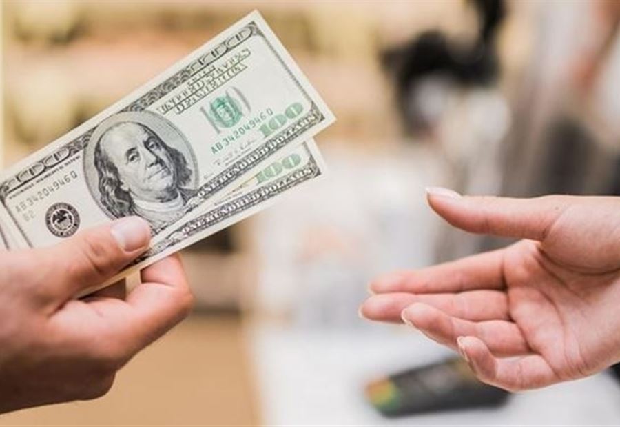 بعد وصولِه إلى عتبة الـ9 آلاف... دولار السّوق السوداء يتراجع